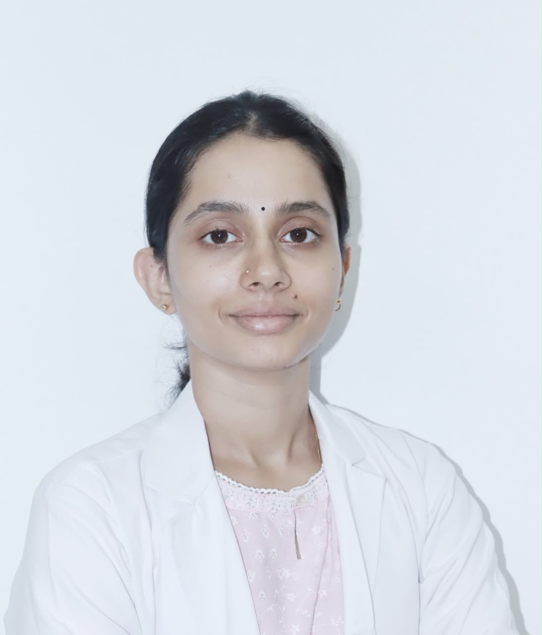 Dr. Nivya Shetty (BDS, MDS), Maxillofacial Prosthodontist & Implantologist at Grace Dental Clinic